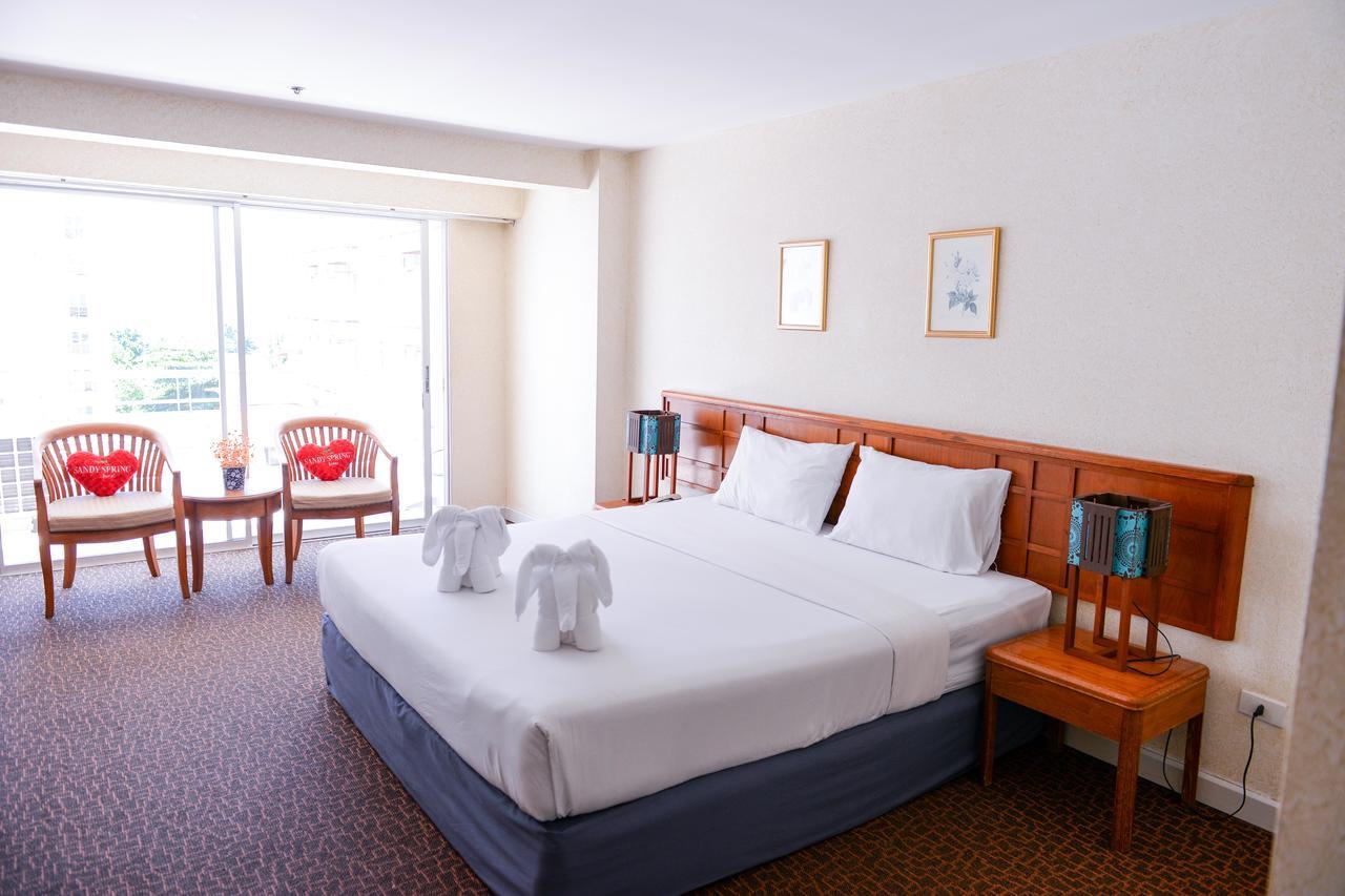 Sandy Spring Hotel Pattaya Bagian luar foto