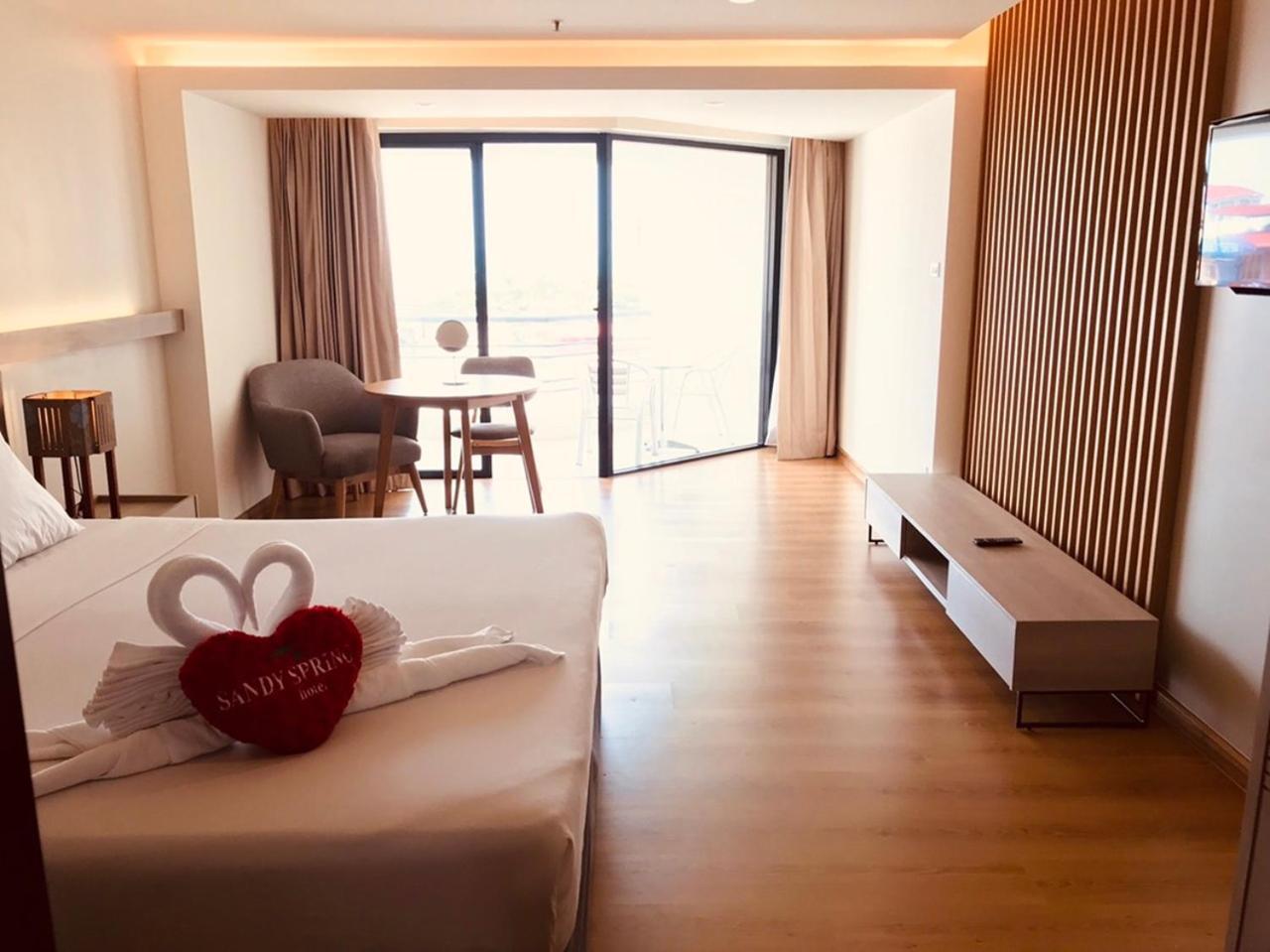 Sandy Spring Hotel Pattaya Bagian luar foto