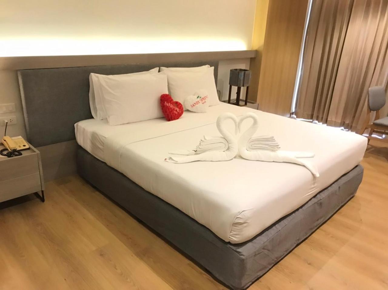 Sandy Spring Hotel Pattaya Bagian luar foto
