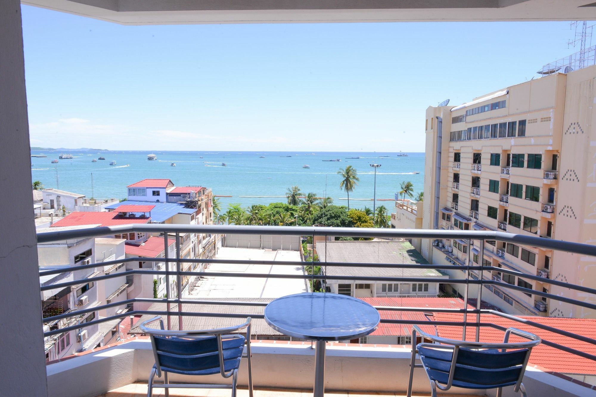 Sandy Spring Hotel Pattaya Bagian luar foto